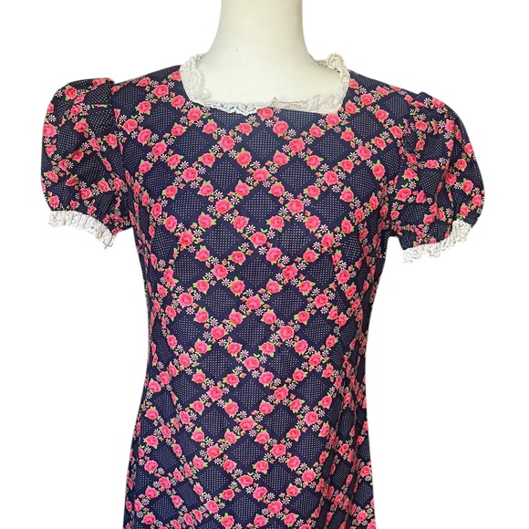 Vintage Handmade Floral Maxi Dress / Cottage & Prairiecore with Lace Trim Detail - Picture 2 of 8